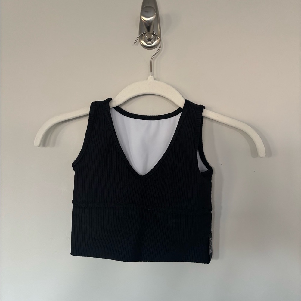 Tiger Friday Black Ribbed V-Neck Crop Top – Youth Medium